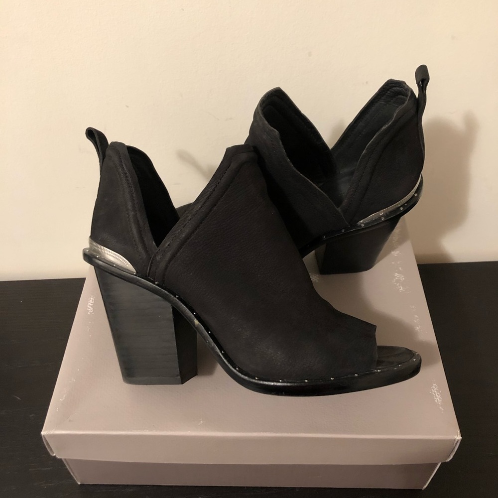 Sold! Mercer Edit western style leather heels - Picture 4 of 8
